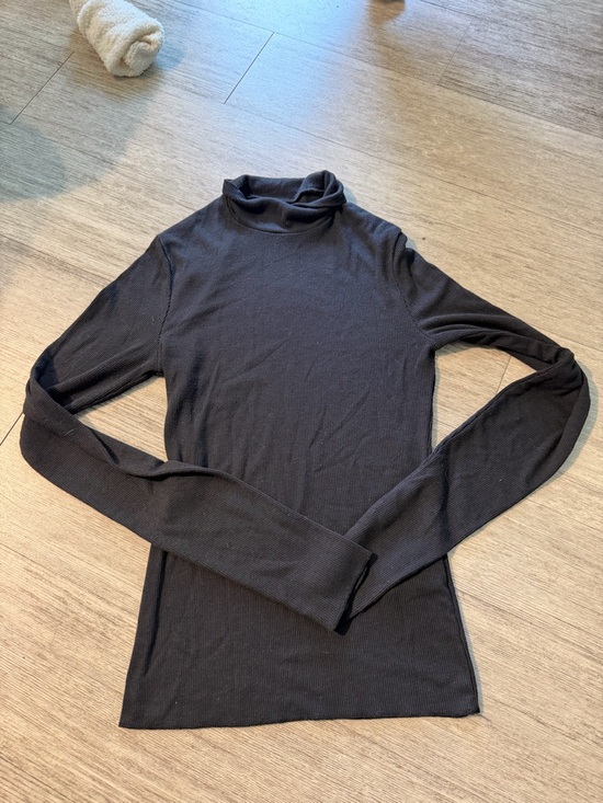 Abercrombie & Fitch Tops - Abercrombie & Fitch Black Turtleneck Long Sleeve ribbed Top